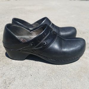 Dansko Black Leather Clogs sz 36 #9821020200